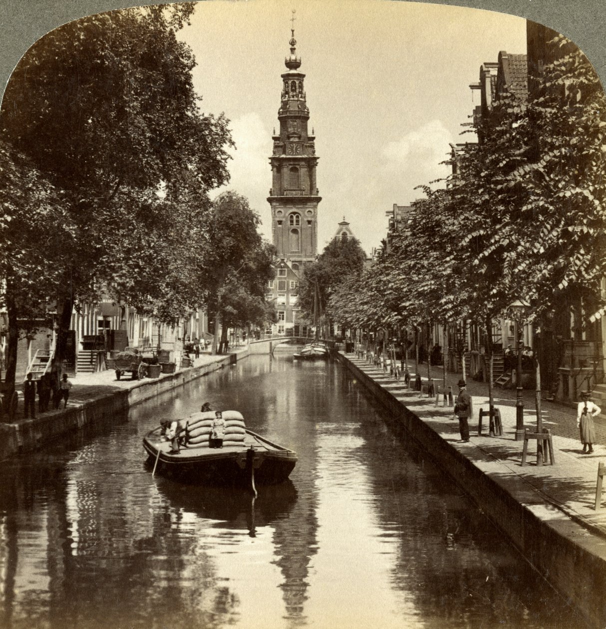 Canal, Amsterdam, Nizozemsko. od Underwood and Underwood