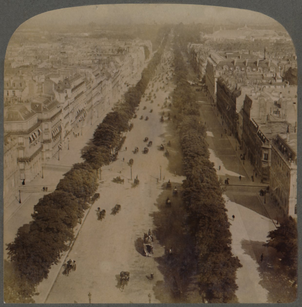 Champs Elysees – od Vítězného oblouku po Place de la Concorde – Paříž, Francie, 1900. od Underwood and Underwood