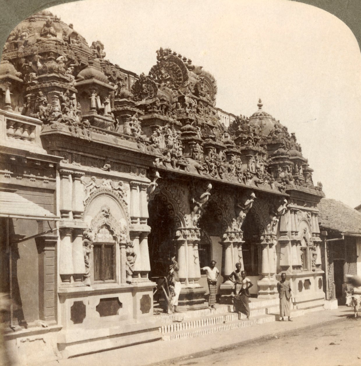 Nádherně vyřezávaná výzdoba hinduistického buddhistického chrámu, Colombo, Ceylon, 1902. od Underwood and Underwood