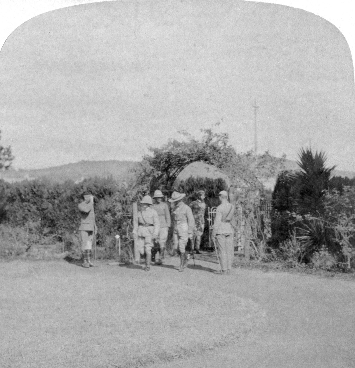 Polní maršál Lord Roberts a generálmajor Baden-Powell, Pretoria, Jižní Afrika, 1901. od Underwood and Underwood