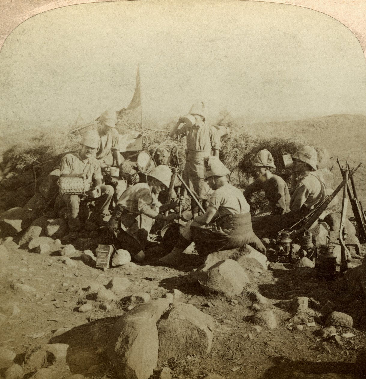 Signalizátory Gordon Highland na Signal Hill, Euslin, Jižní Afrika, Búrská válka, 1899-1902. od Underwood and Underwood