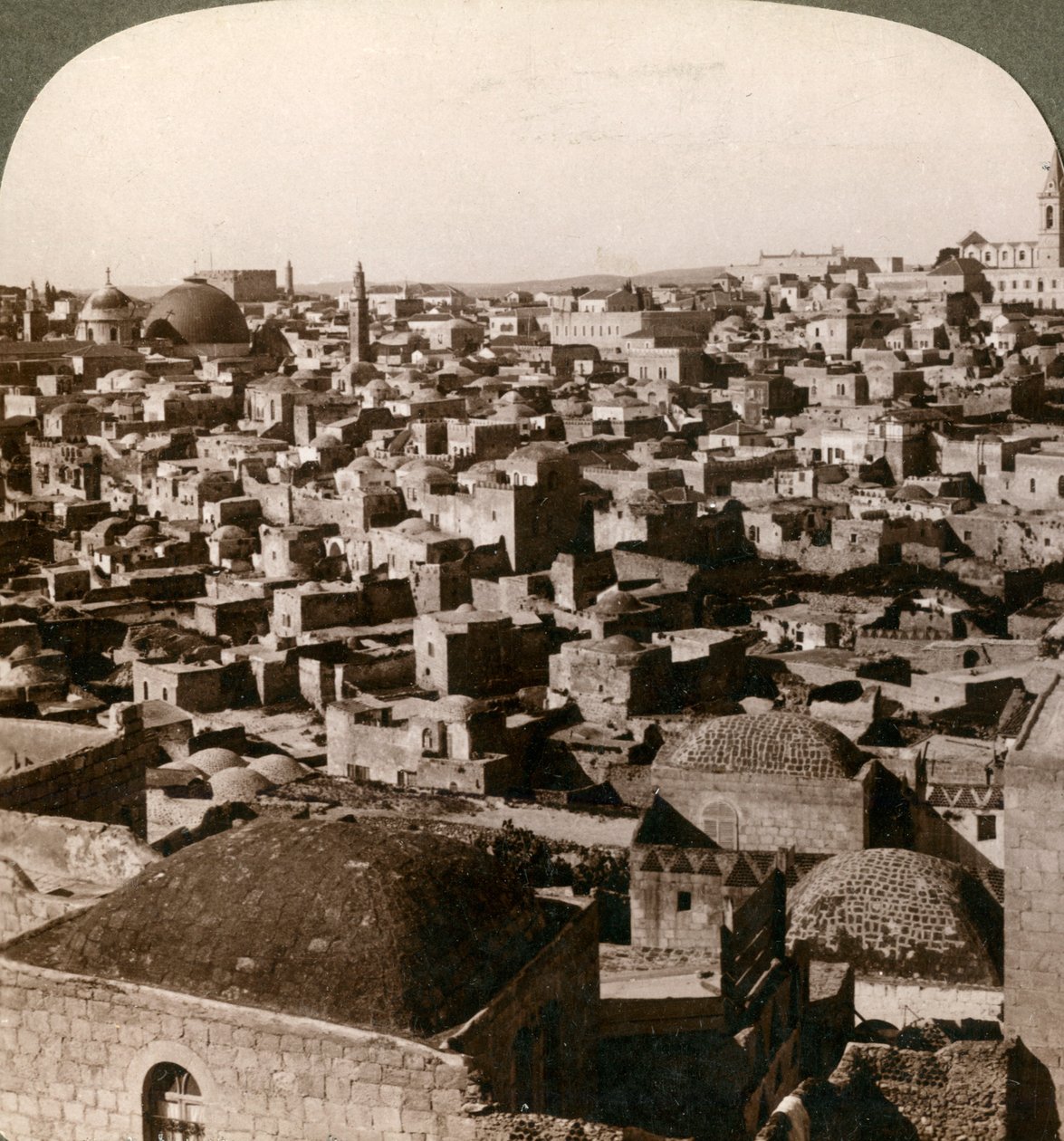 Jeruzalém, jak je vidět ze severní zdi, Palestina, 1897. od Underwood and Underwood