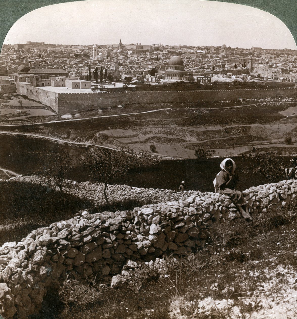 Jeruzalém, při pohledu z jihovýchodu, ukazuje místo chrámu, Palestina, 1900. od Underwood and Underwood