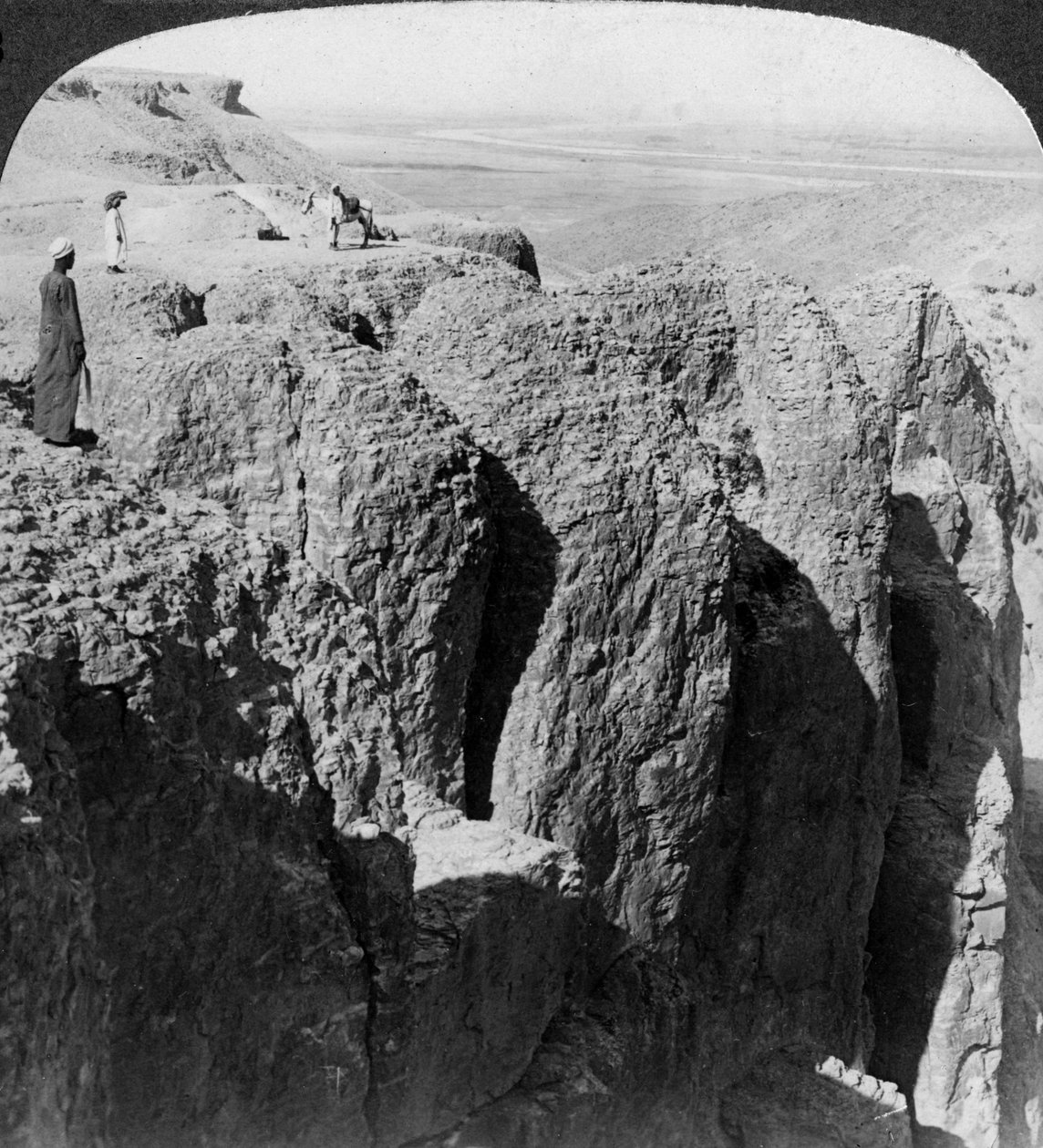 Pohled na Nil ze západních útesů Théb, Egypt, 1905. od Underwood and Underwood