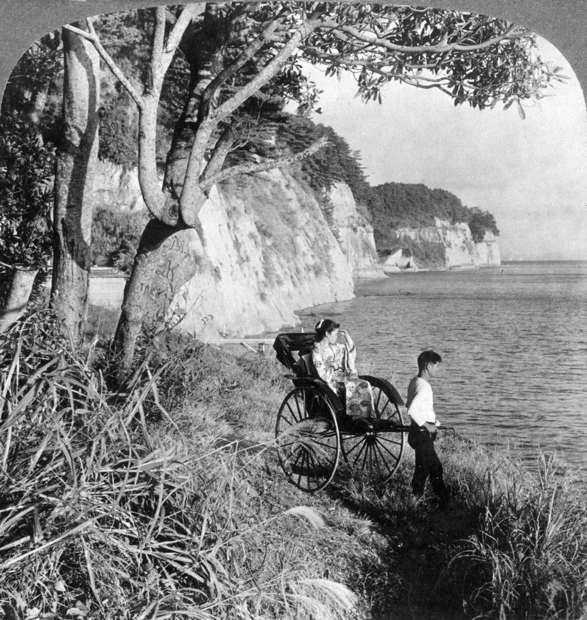 Pohled na východ přes záliv Mississippi, poblíž Yokohamy, Japonsko, 1904. od Underwood and Underwood