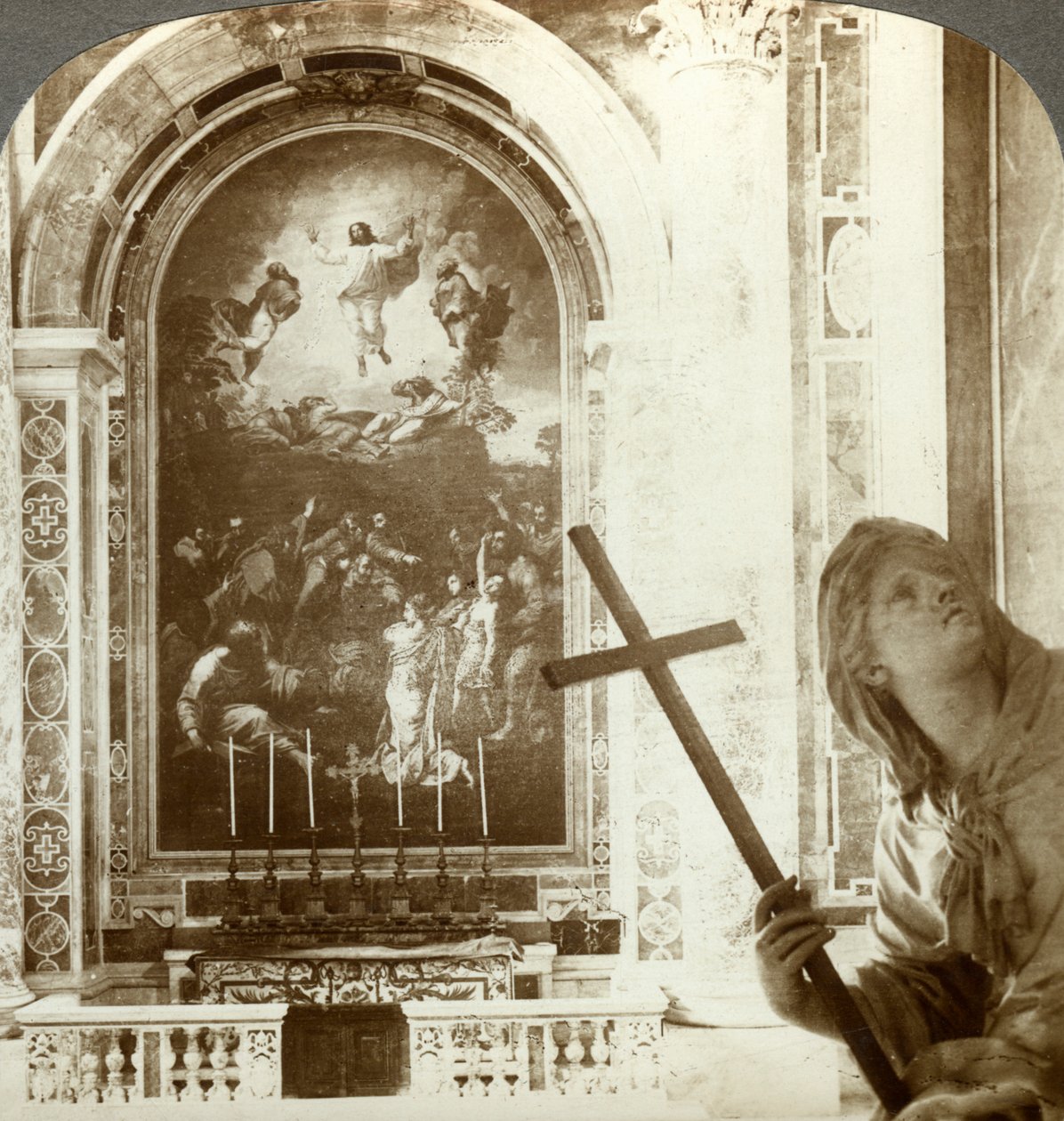 Mozaika nad oltářem proměnění, bazilika svatého Petra, Řím, Itálie. od Underwood and Underwood