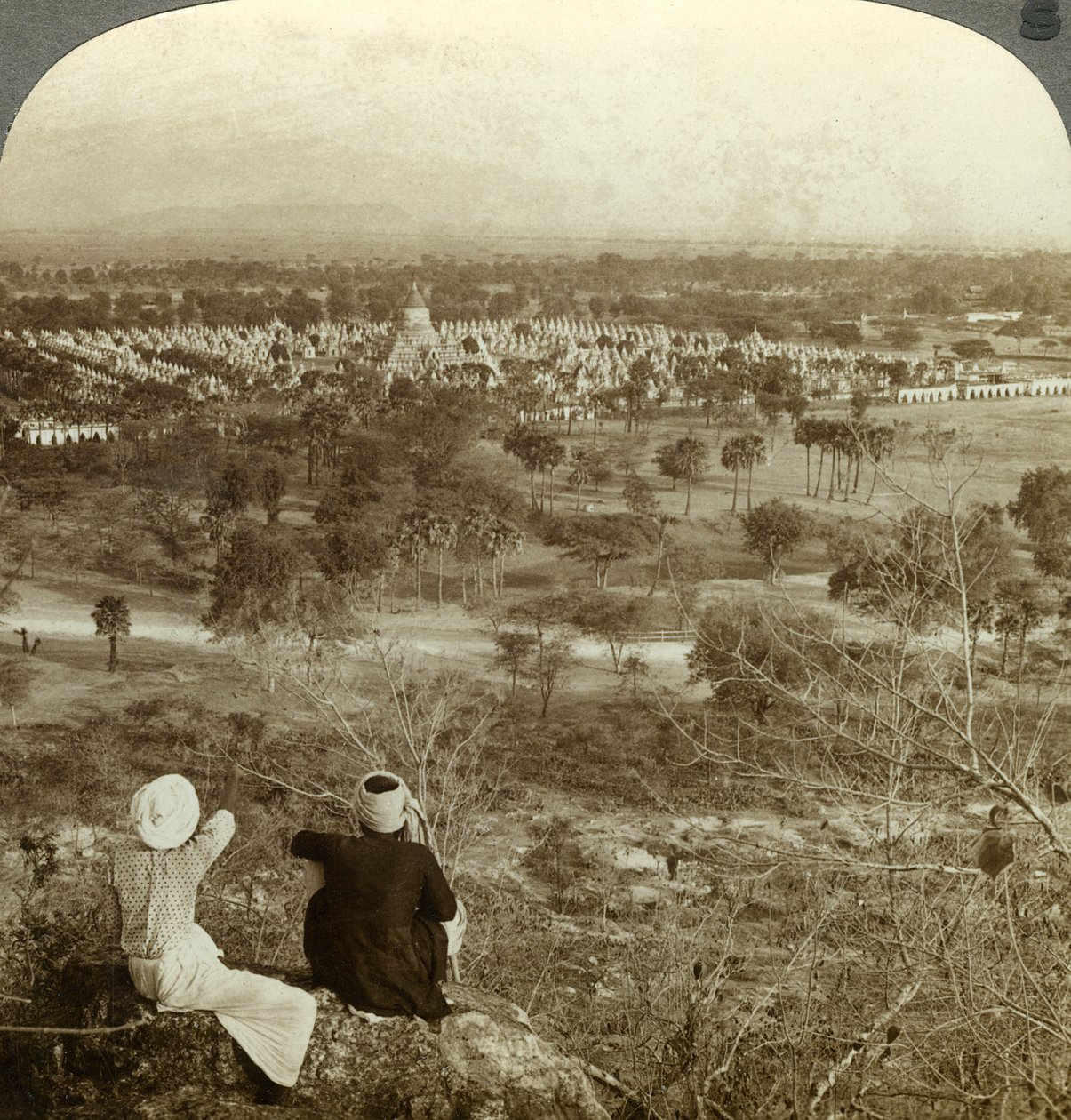 Pagody, Mandalay, Barma, 1900. od Underwood and Underwood