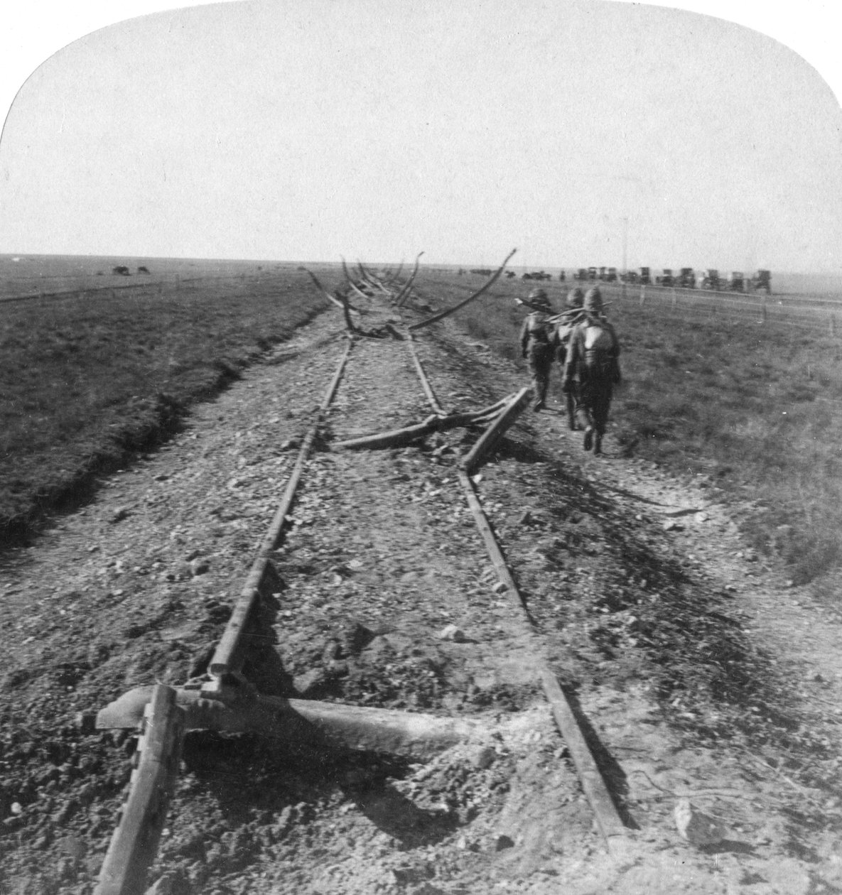 Royal Engineers opravující železnici zničenou Boery, Kroonstad, Jižní Afrika, 1900 od Underwood and Underwood
