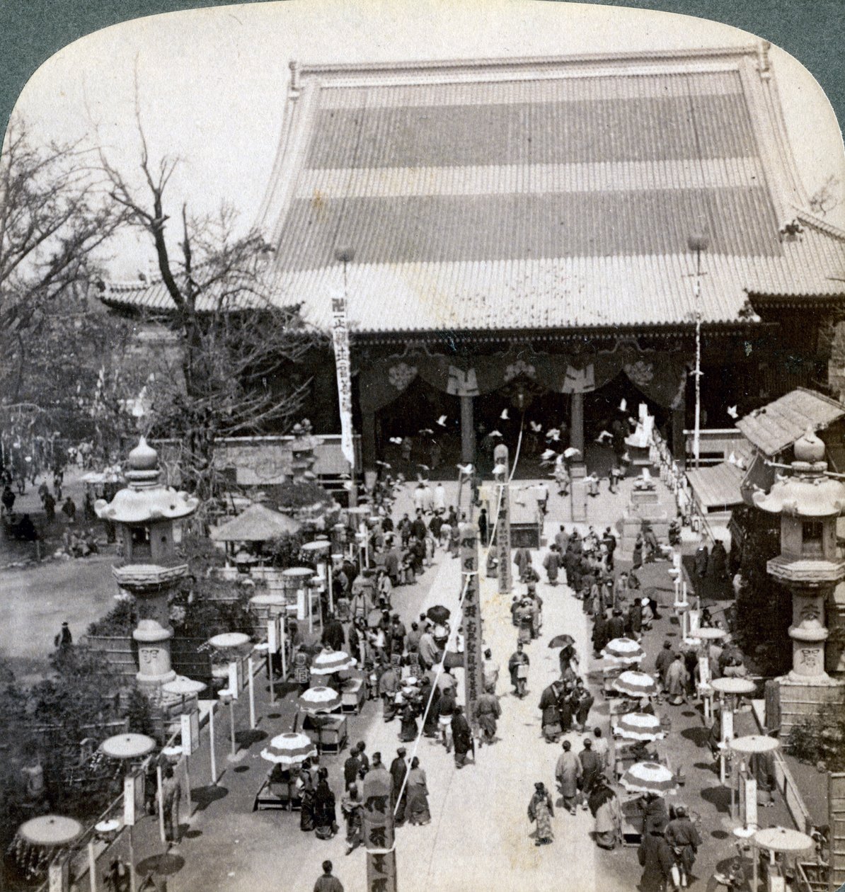 Jižní fronta chrámu Asakusa, Tokio, Japonsko, 1904 od Underwood and Underwood