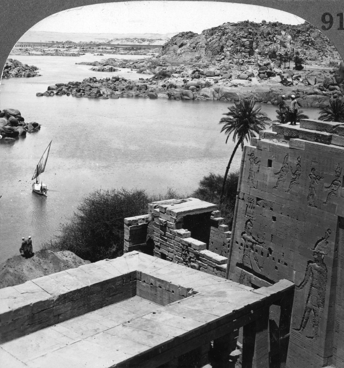 Asuánská přehrada při pohledu z chrámu Philae, Egypt, 1905. od Underwood and Underwood