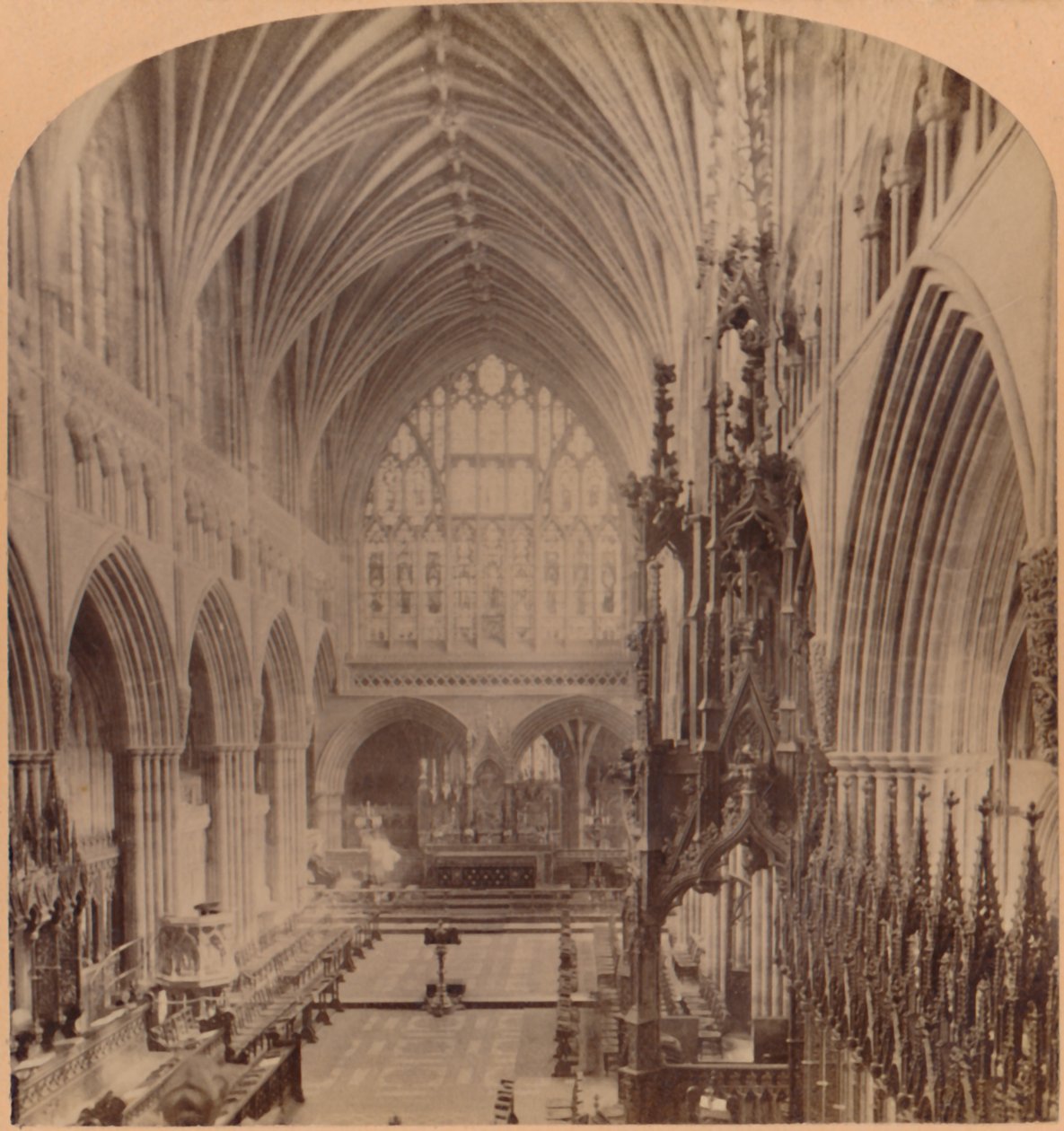 Sbor ze západního konce, katedrála, Exeter, Anglie, 1900. od Underwood and Underwood