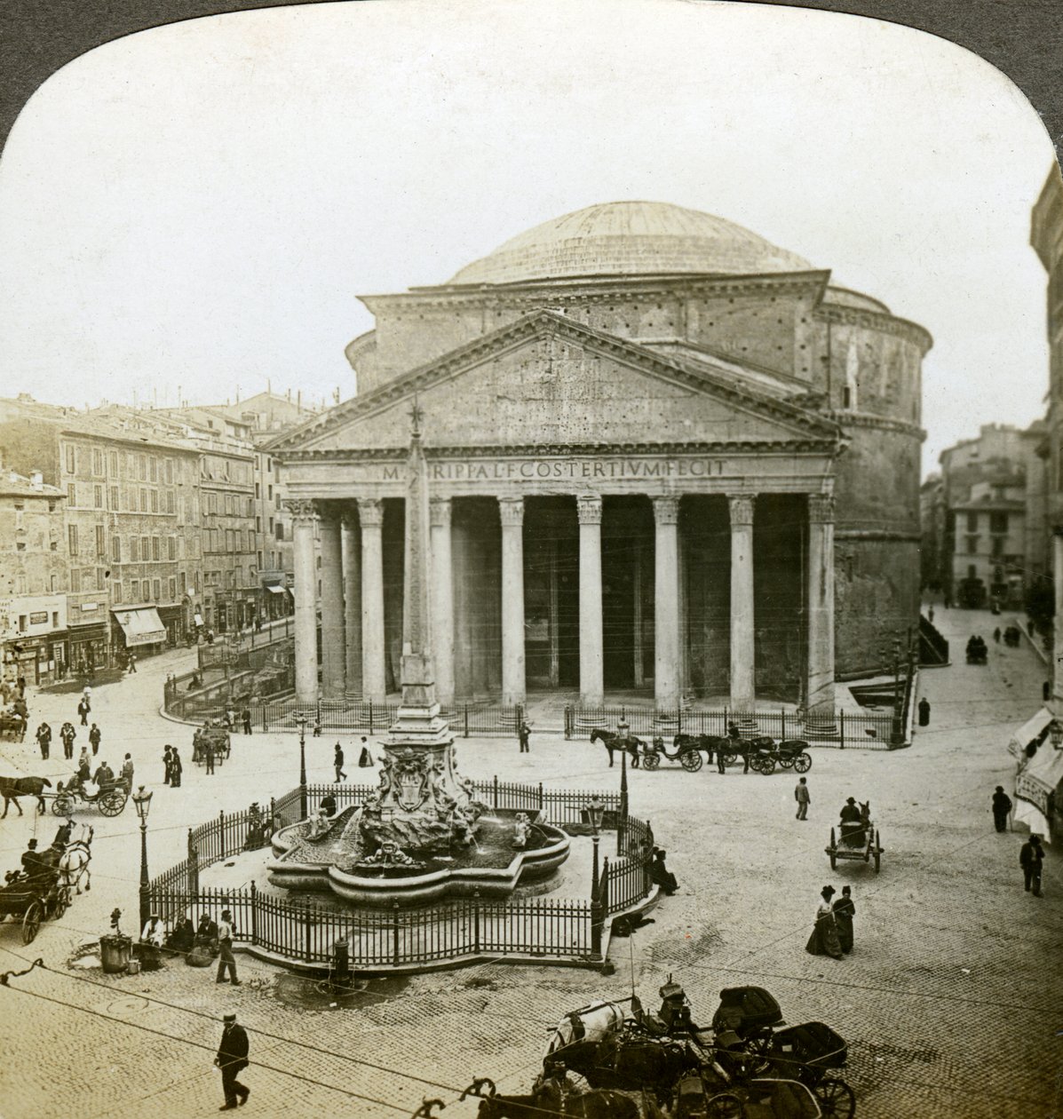 Pantheon a náměstí Piazza della Rotunda, Řím, Itálie. od Underwood and Underwood