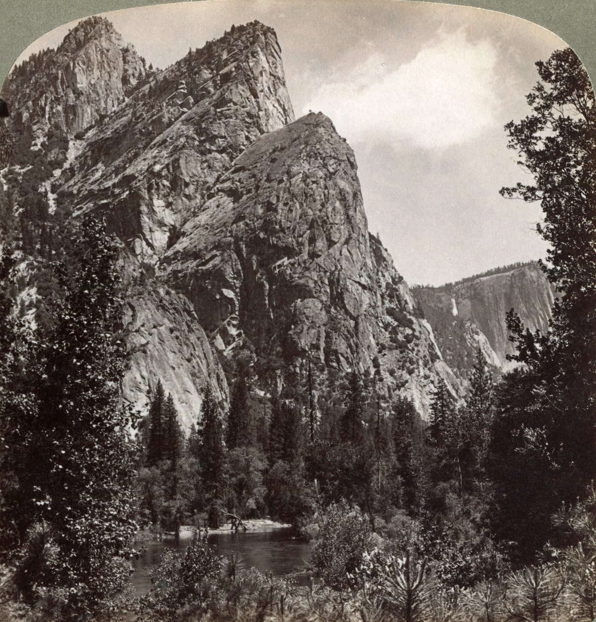 Tři bratři, Yosemite Valley, Kalifornie, USA, 1902 od Underwood and Underwood