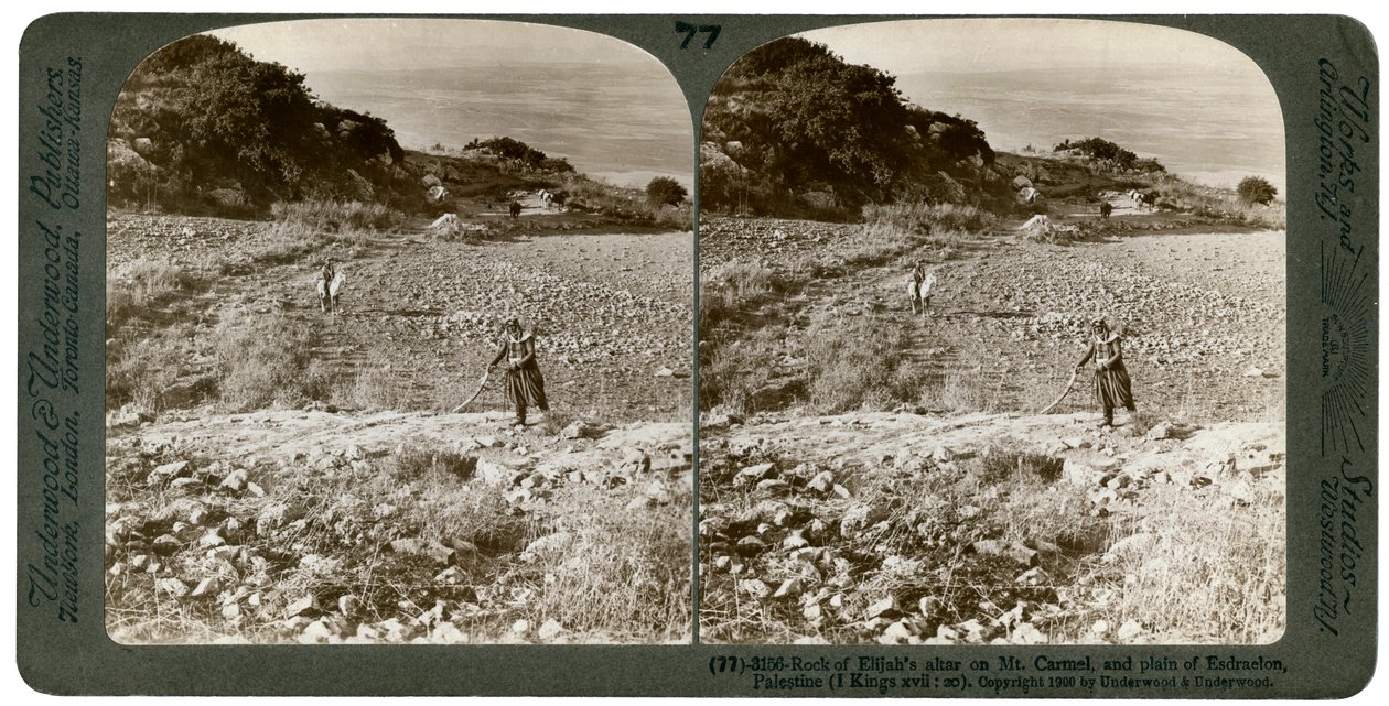 Skála Eliášova oltáře na hoře Karmel a rovina Esdraelon, Palestina, 1900. od Underwood and Underwood