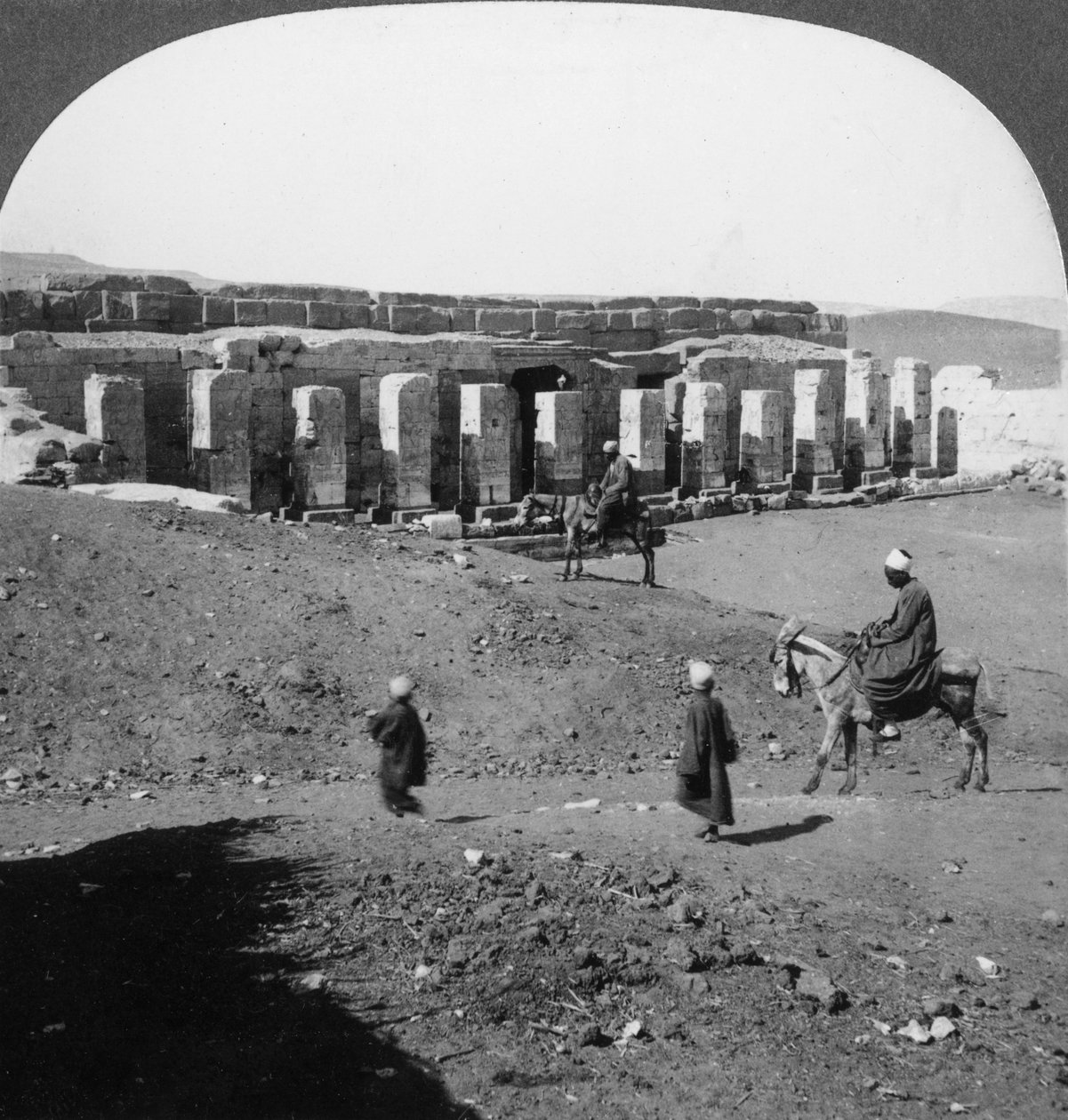 Chrám Sethos I, Abydos, Egypt 1905. od Underwood and Underwood