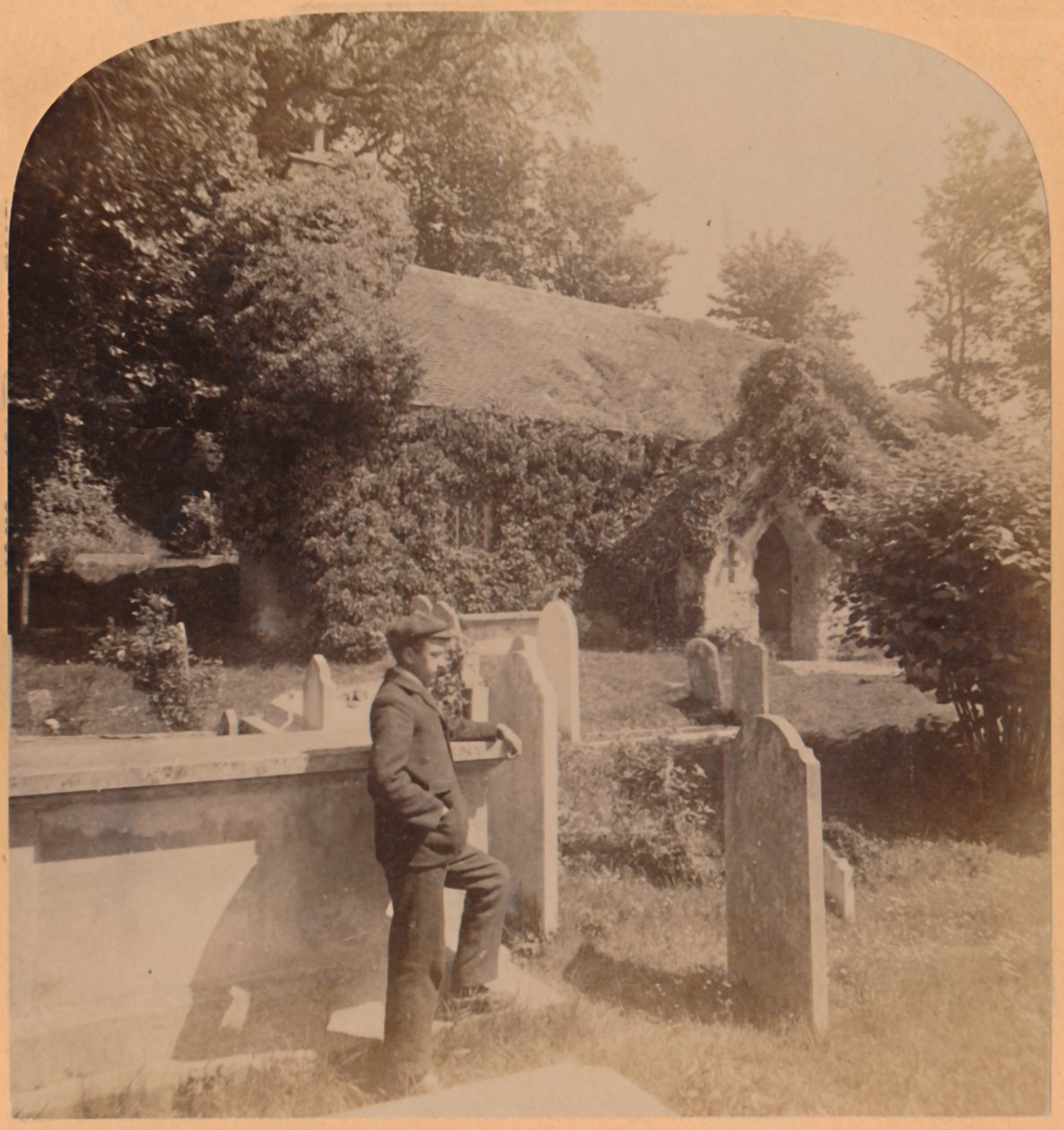 Malý normanský kostel, nejmalebnější místo v Anglii, Bonchurch, Isle of Wight, 1900. od Underwood and Underwood