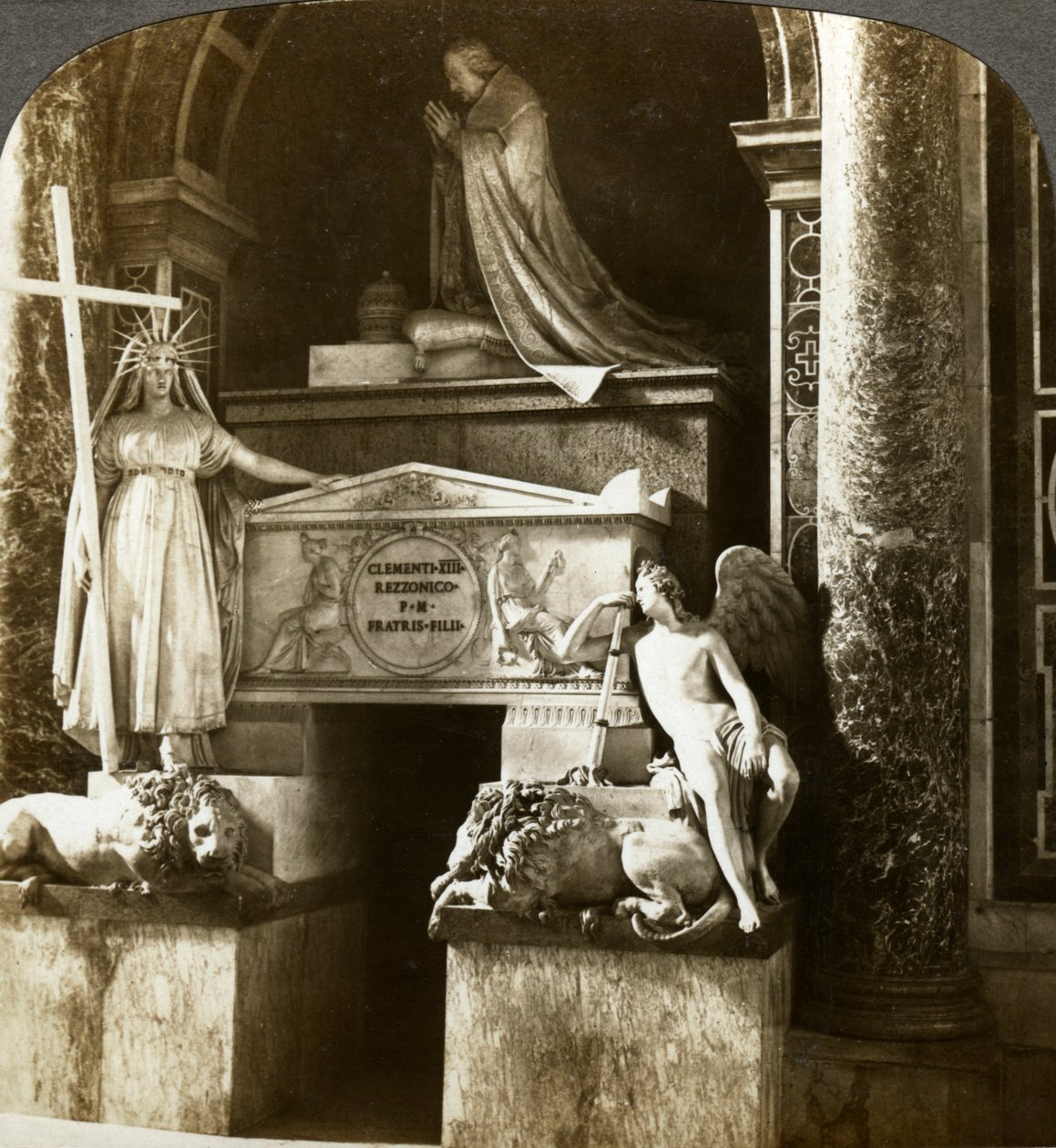 Hrob papeže Klementa XIII., Bazilika svatého Petra, Řím, Itálie. od Underwood and Underwood