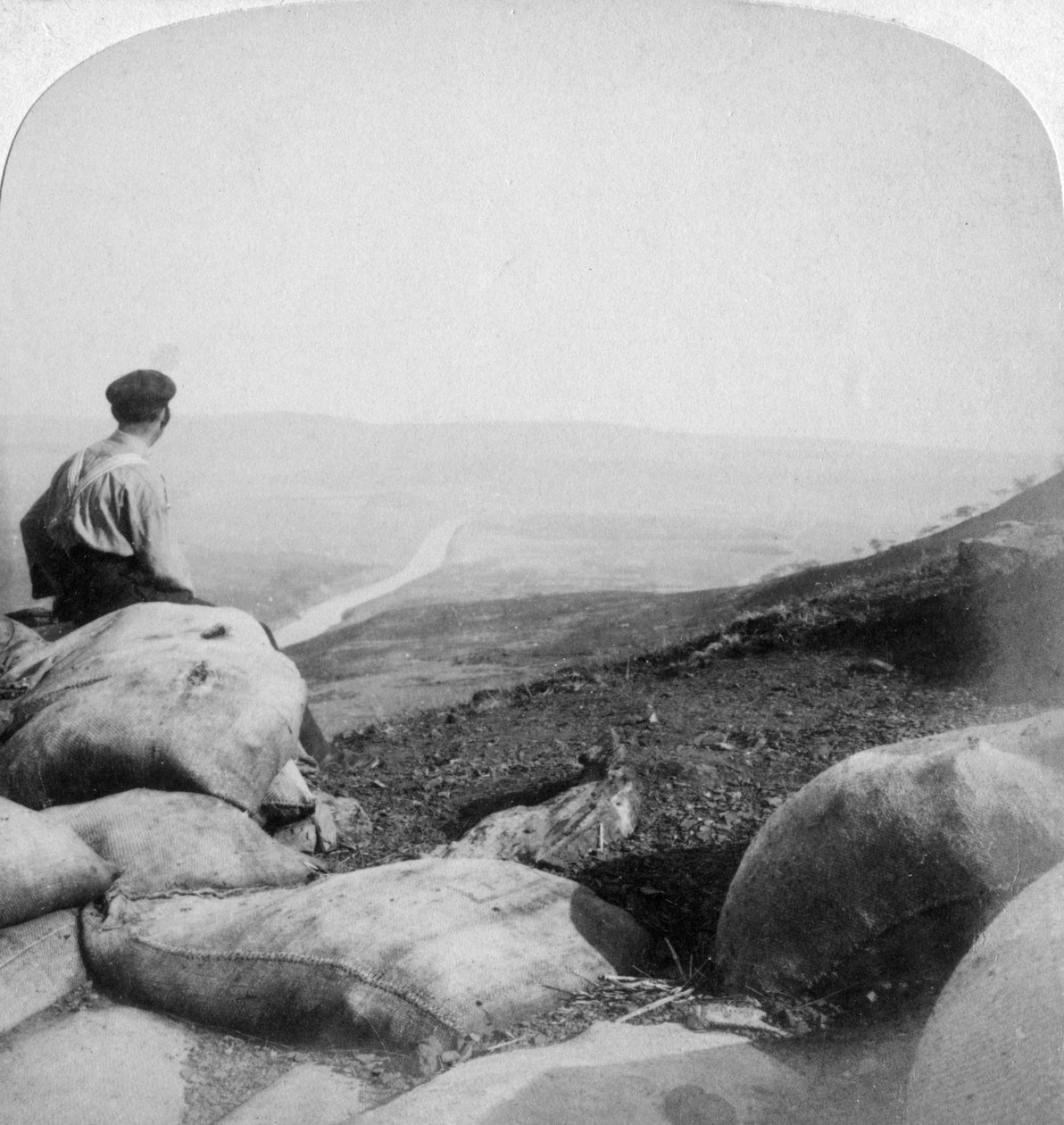 Řeka Tugela a Mount Alice ze Spion Kop, Jižní Afrika, 1901 od Underwood and Underwood