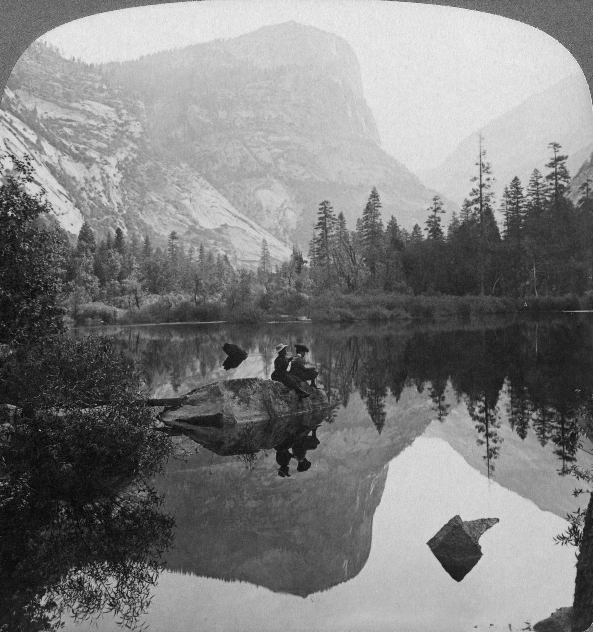 Pohled na Mirror Lake, při pohledu na Mount Watkins, Yosemite, Kalifornie, USA, 1902 od Underwood and Underwood
