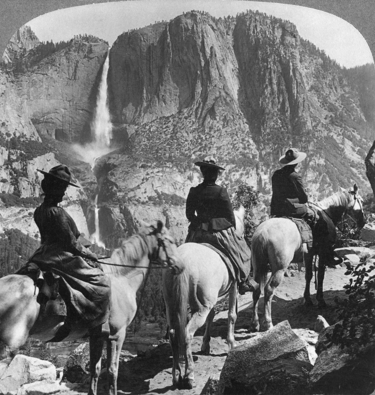 Yosemitské vodopády, ze stezky Glacier Point, Yosemite Valley, Kalifornie, USA, 1901 od Underwood and Underwood