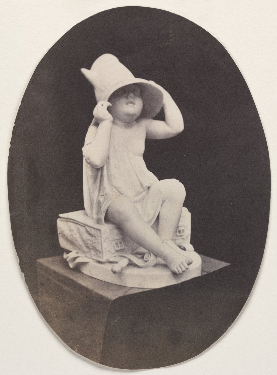 Socha mládí ve velkém klobouku z alba Johna R. Johnstona, před rokem 1857. od Unidentified Photographer.