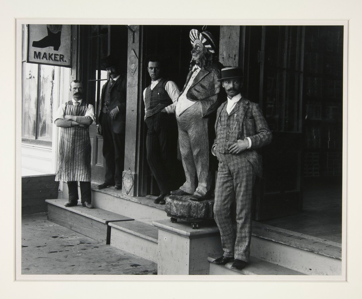 V Bootshop, Columbia, CA od Unknown