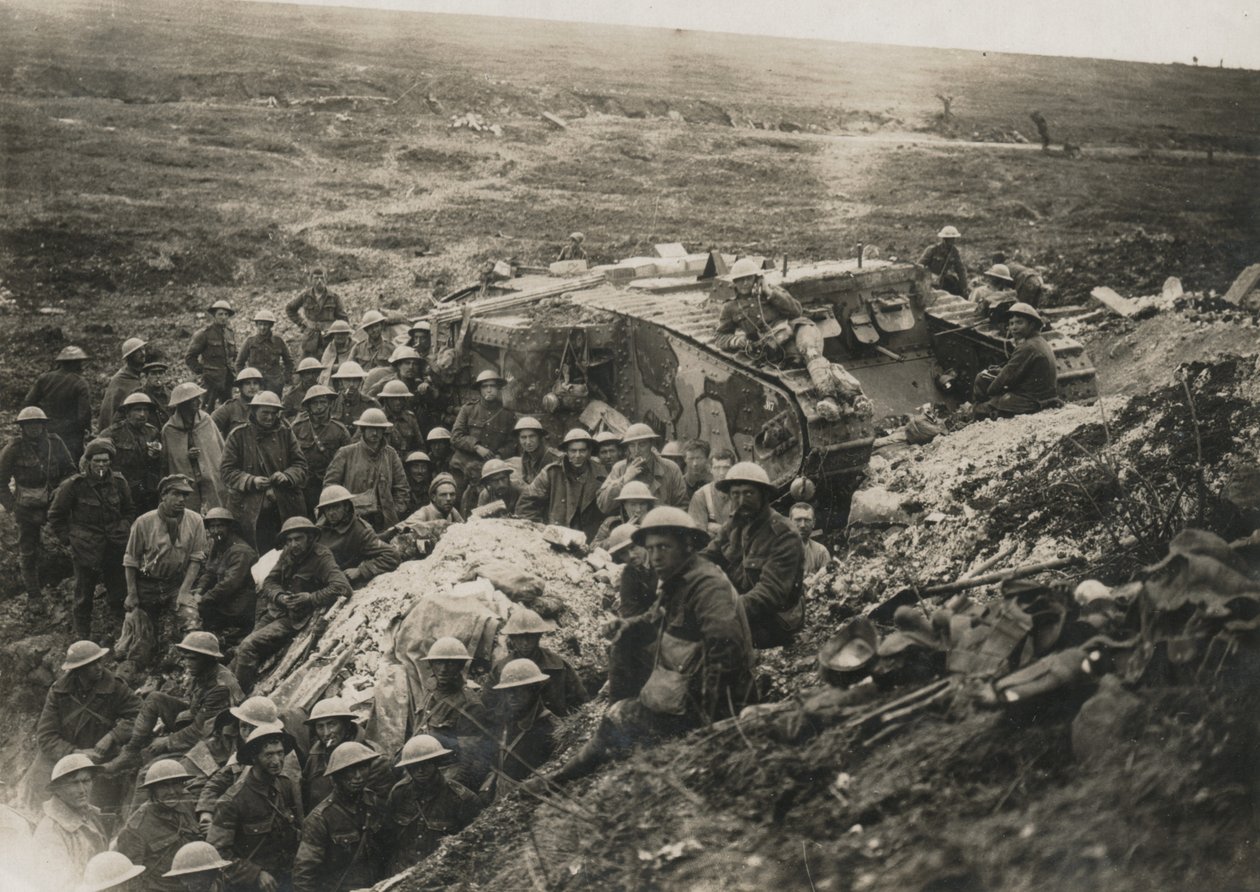 Oficiální fotografie pořízená na západní frontě ?D 1641. Jeden z našich tanků na Flers.?, 1916 od Unknown