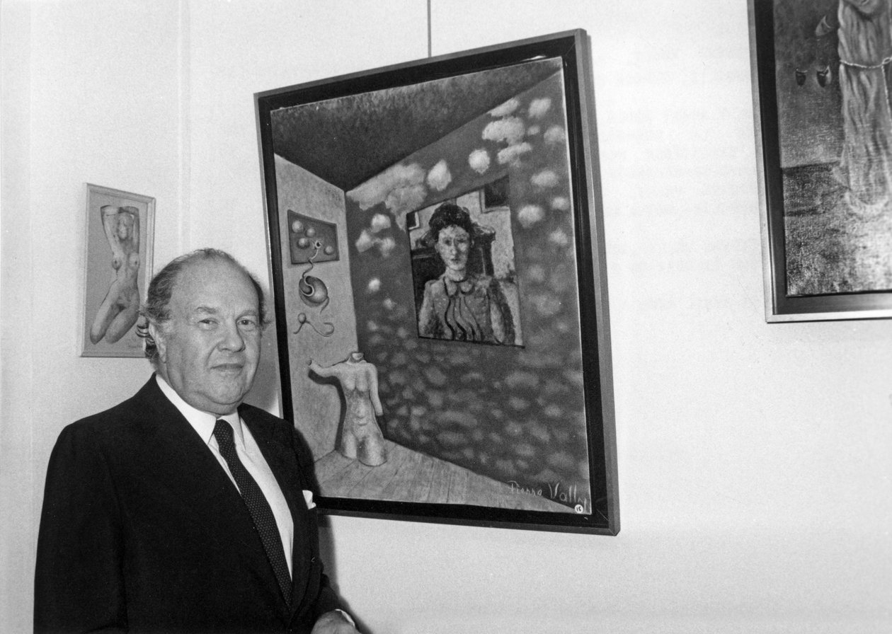 Pierre Velly Alias Pierre De Varga před jedním ze svých pláten na vernisáži své výstavy v Galerii 3000 11. dubna 1986 od Unknown
