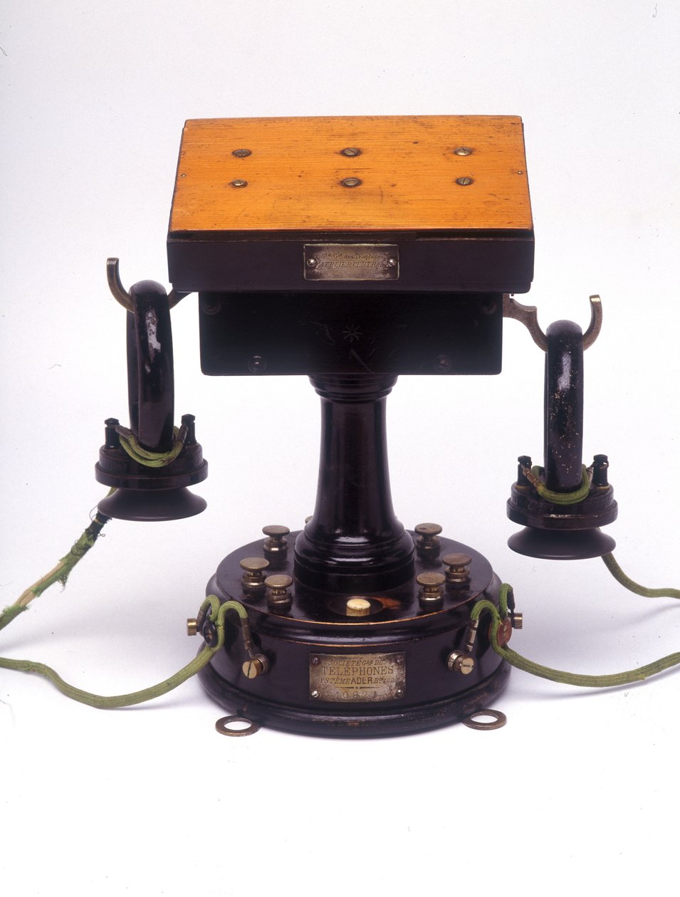 Aderův telefon (nebo Ader-Gowerův elektrofon): 1878 Collection France Telecom od Unknown artist