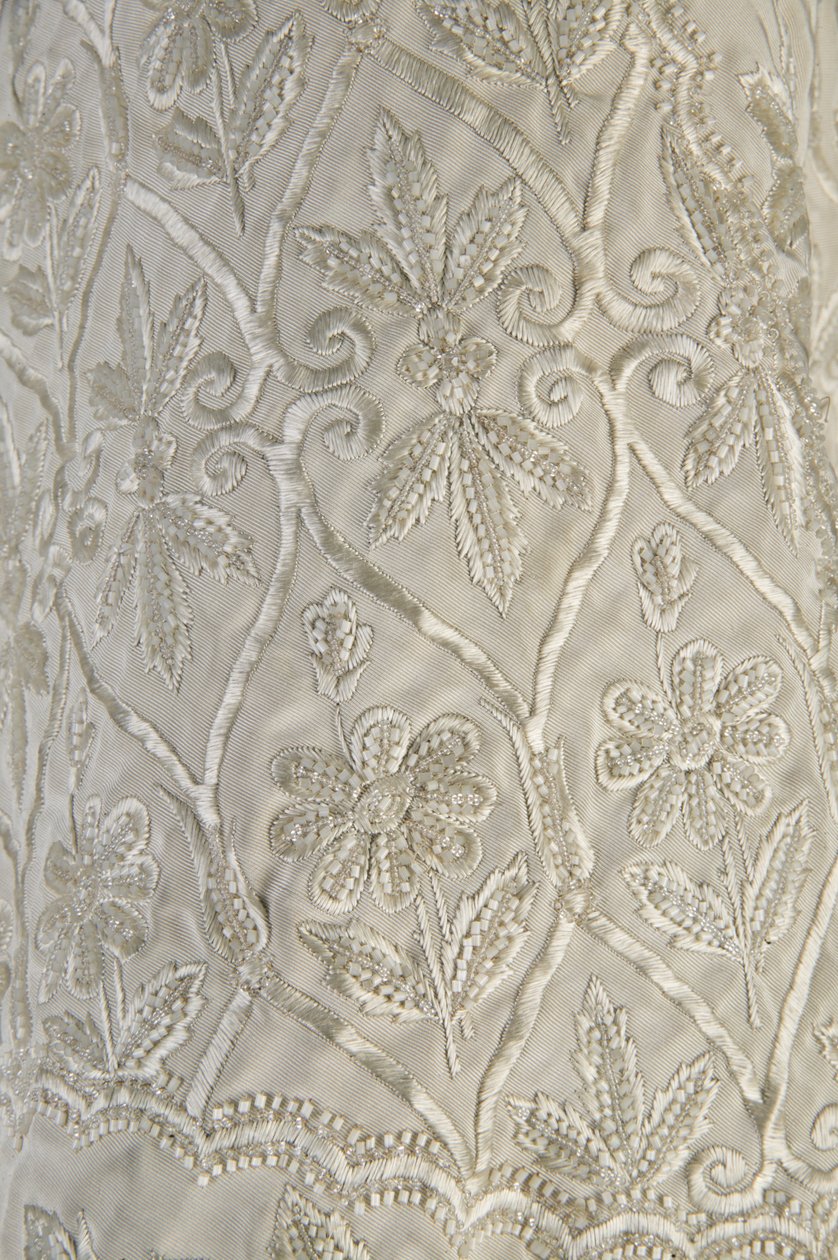Kabát Berthy Palmerové, kolem roku 1870 (detailní pohled na látku), žebrované hedvábné moaré, třásně a křišťálové korálky od Unknown artist