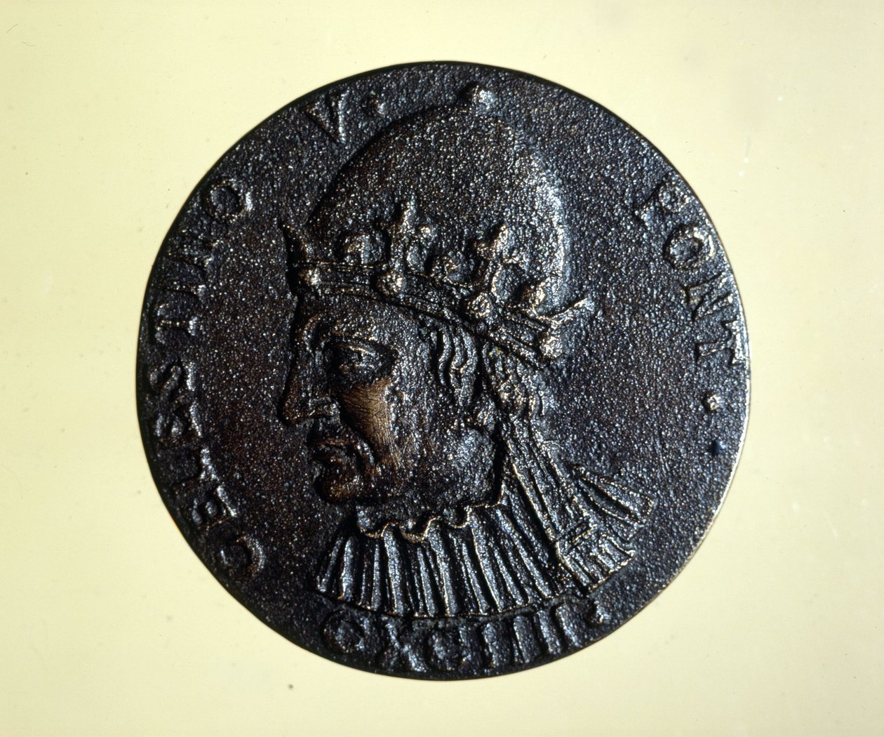Celestin V (nebo sv. Petr Celestin) (1215 - 1296) papež, který se přestěhoval. Medaile Římského medailérského kabinetu. od Unknown artist