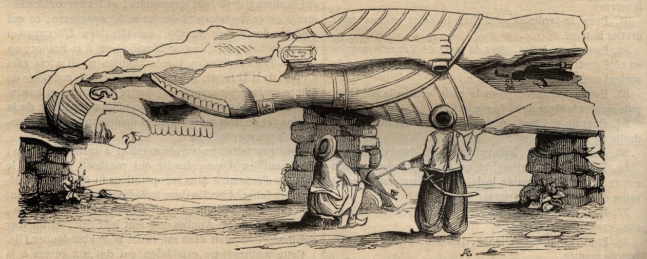 Kolos Ramsese II nalezený v roce 1820 poblíž jižní brány chrámu Ptah, který se nachází asi třicet metrů odtud, italským cestovatelem Giovanni Battista Caviglia - rytina z roku 1838 - Socha Ramesse II objevená v roce 1820 Giovanni Battistou od Unknown artist
