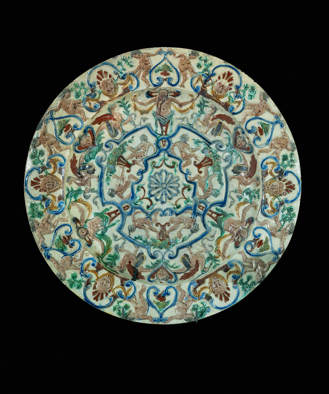 Fajánsový talíř zdobený groteskními ornamenty ... od Unknown artist