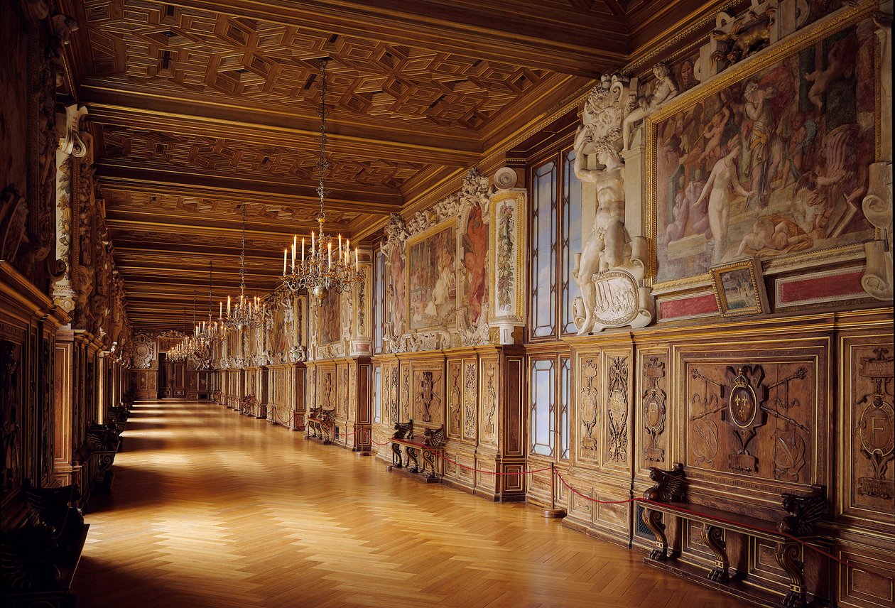 Galerie Francois I na zámku Fontainebleau: dřevěné a nástěnné malby vyrobené v 16. od Unknown artist