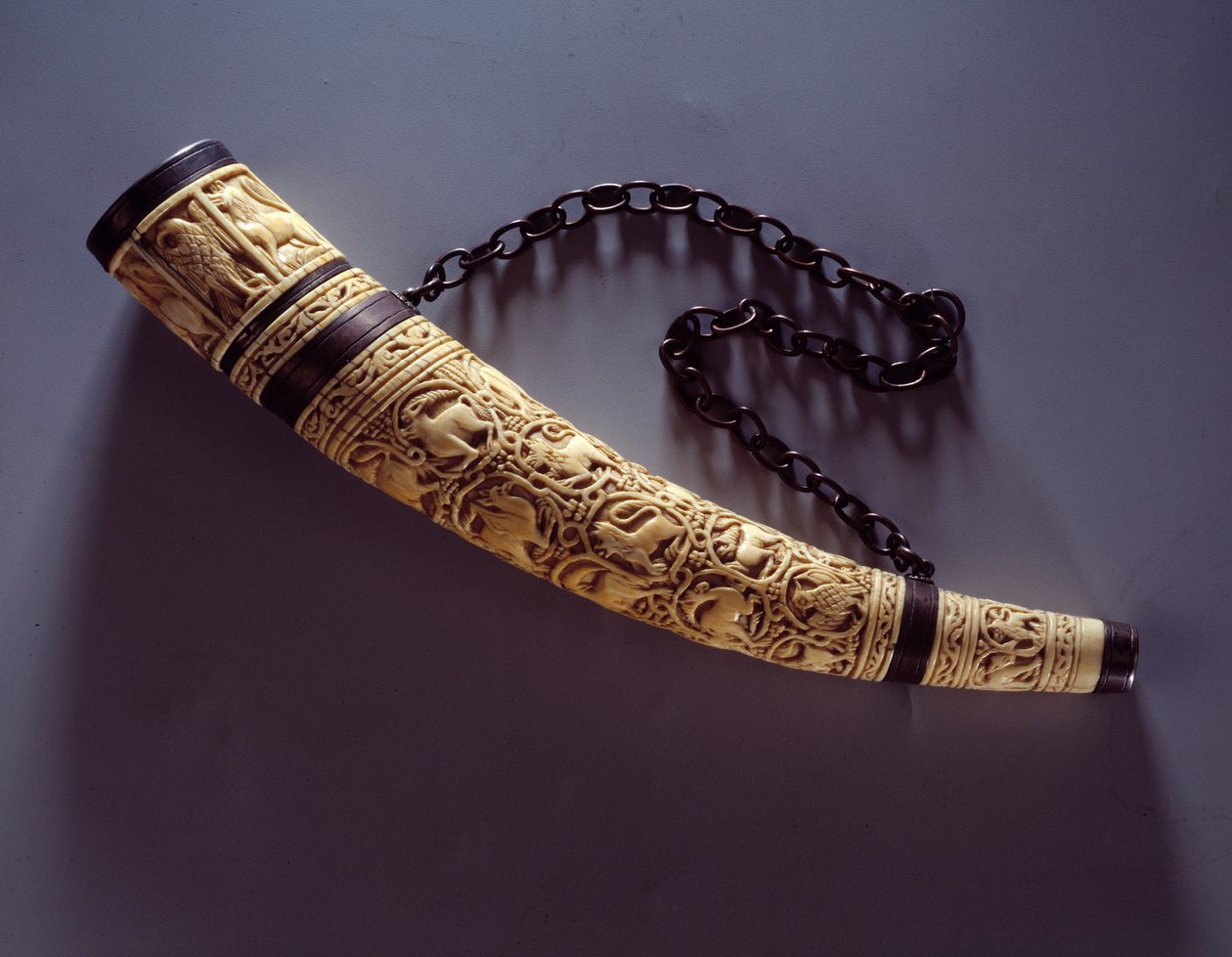 Ivory Oliver montuje na stříbro. 1050-1100. Paříž, muzeum Louvre od Unknown artist
