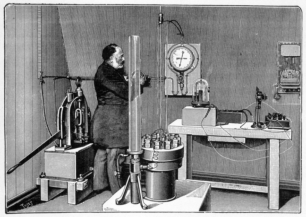 Laboratoř instalována na úrovni terénu v západním pilíři Eiffelovy věže - rytina od Unknown artist