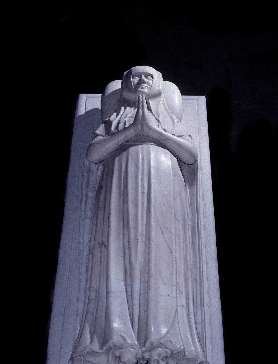 Ležení řádové sestry Blanche de France (1313-1358). Socha hrobky z roku 1393. Bazilika Saint Denis. Svatý Denis od Unknown artist