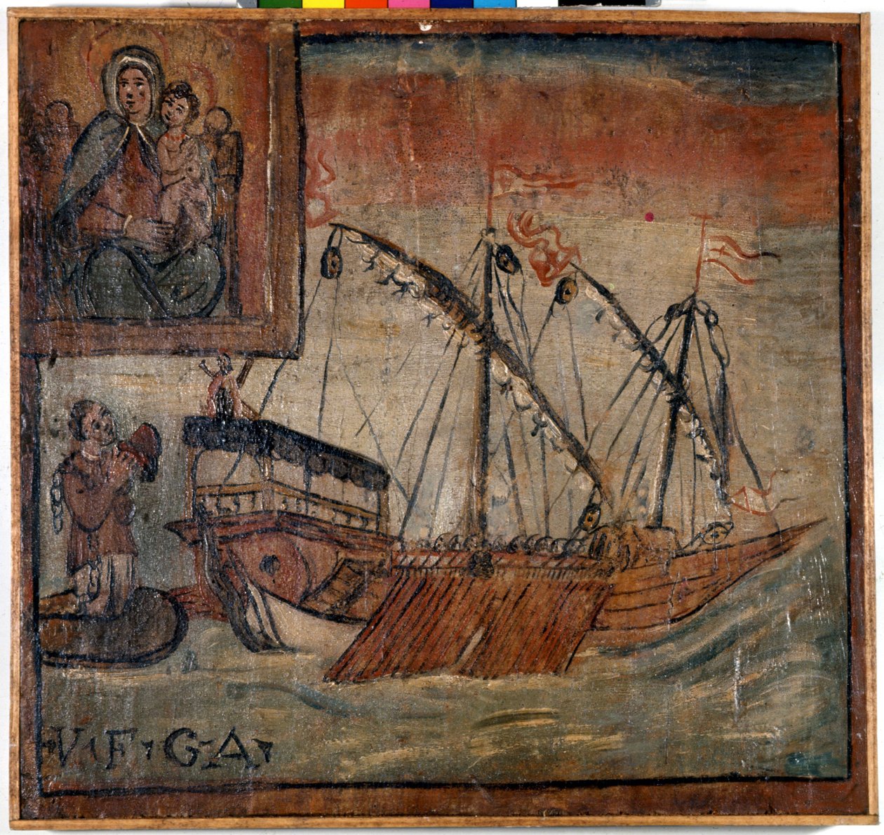 Vlevo bývalá galerie stále nesoucí kanály děkuje Madonně dell