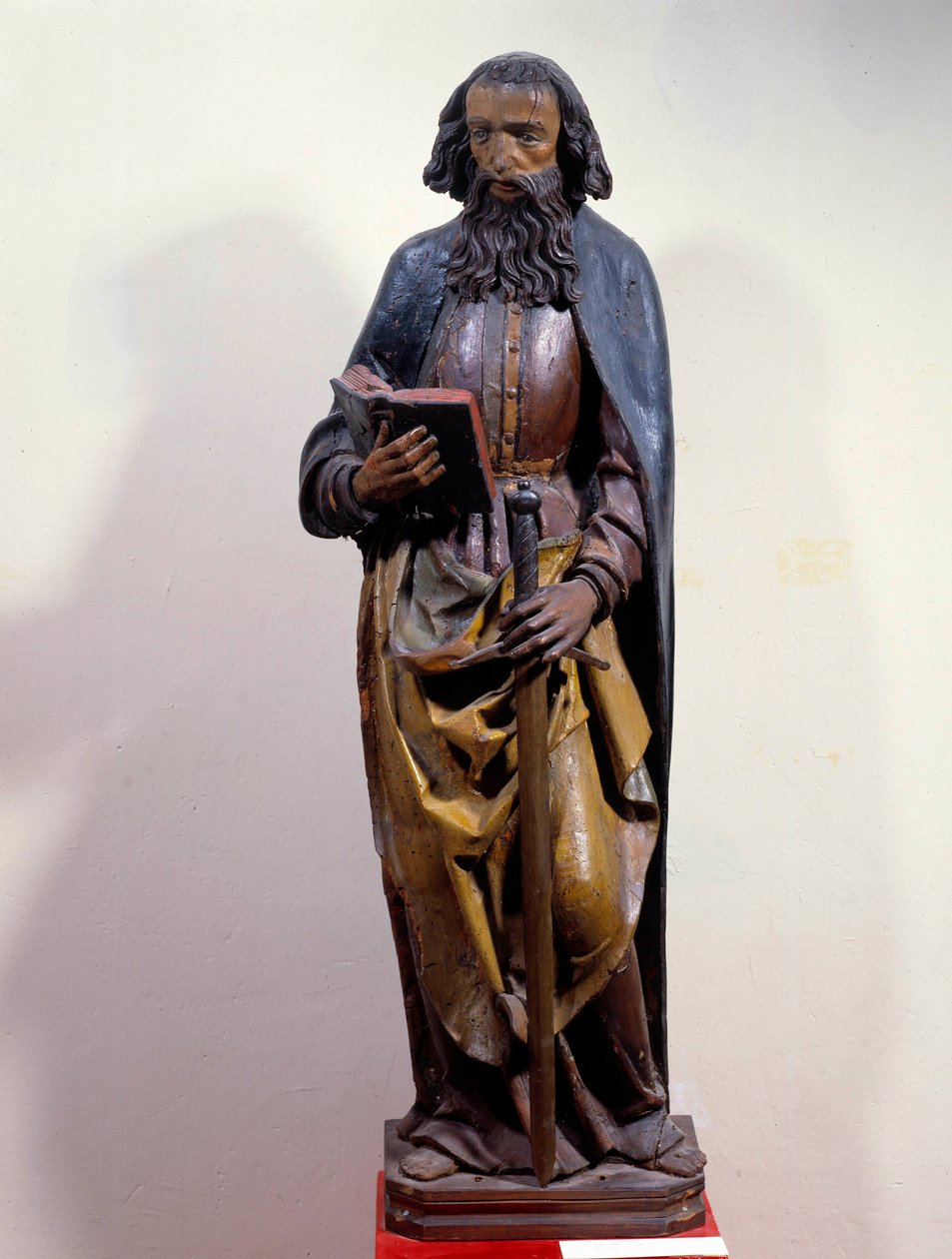 Reprezentace svatého Pavla drží v ruce knihu. Polychromovaná dřevěná socha. 15. století. Chartres, Muzeum výtvarných umění od Unknown artist