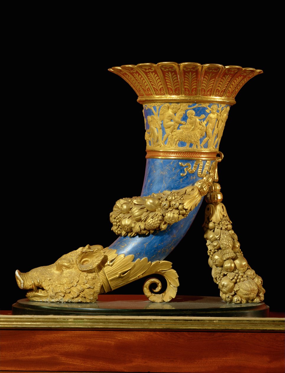 Váza Rhyton, známá jako "antické kornety" z olympijského ... od Unknown artist