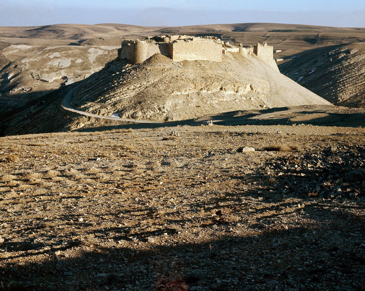 Pohled na Karac el Chobac, křižácký hrad na východní straně Arabah od Unknown artist