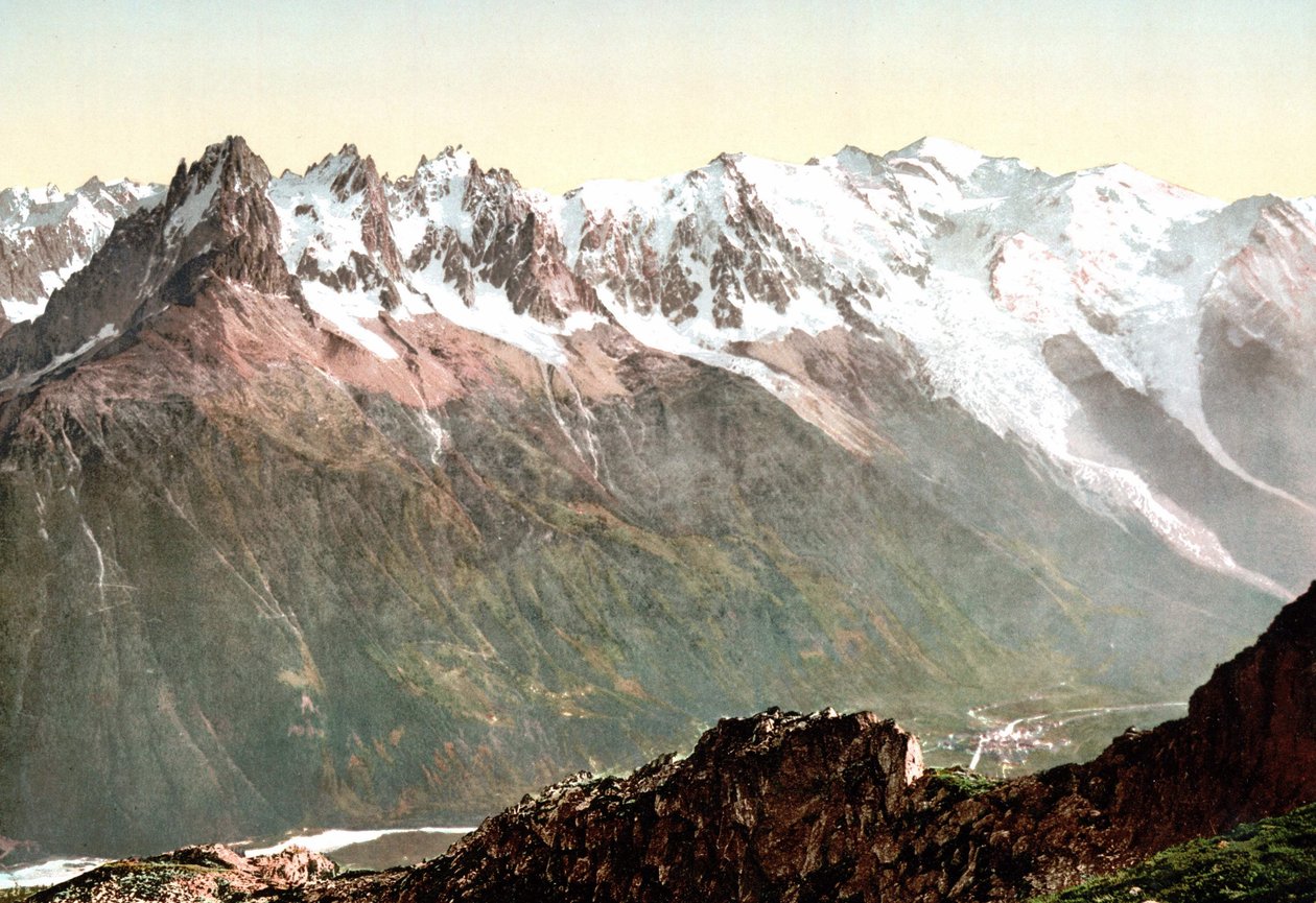 Pohled na Mont Blanc: Řetězec Mont Blanc kolem roku 1890 od Unknown artist