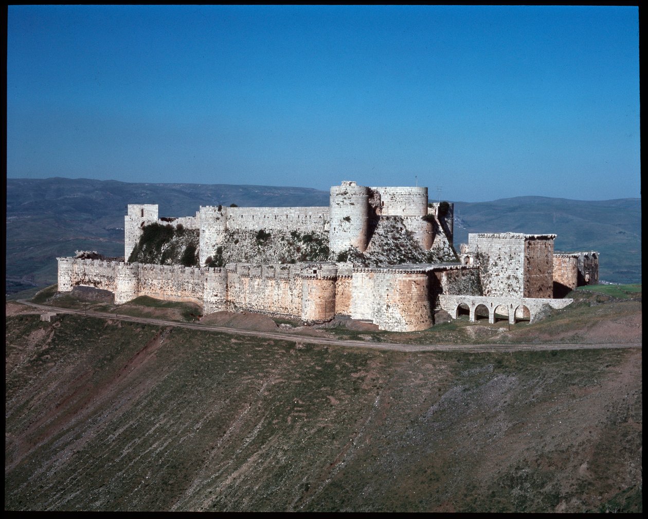 Pohled na Krak of the Knights, Crusader castle, c.1100 (fotografie) od Unknown artist