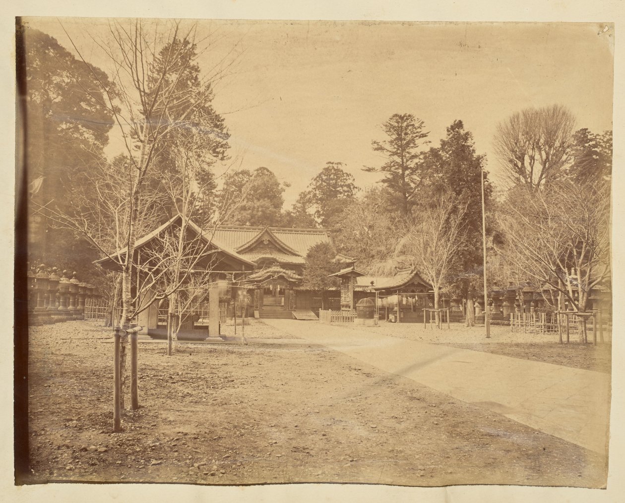 [Nádvoří neznámého japonského chrámu] od Unknown artist
