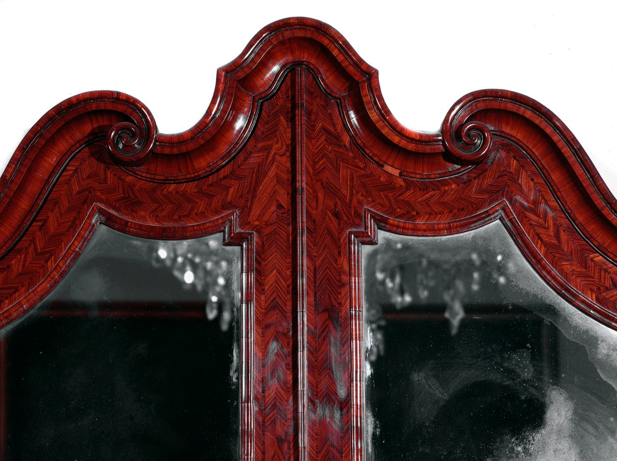 Nábytek: trumeau z palisandru. Detail vrchního dílu. cca 1735 Slunce. 257x130x61 cm Soukromá sbírka od Unknown artist