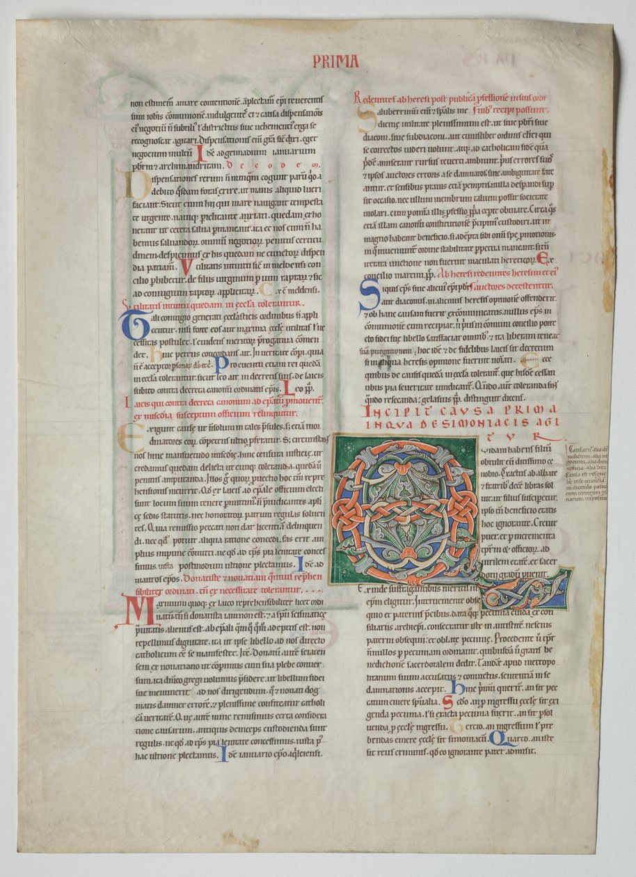 Jeden list z Decretum od Gratiana: Zdobená iniciála Q[uidam Habens Filium Obtulit] a čtyřnásobná arkáda s konkordancí řeckých a latinských abeced od Unknown artist