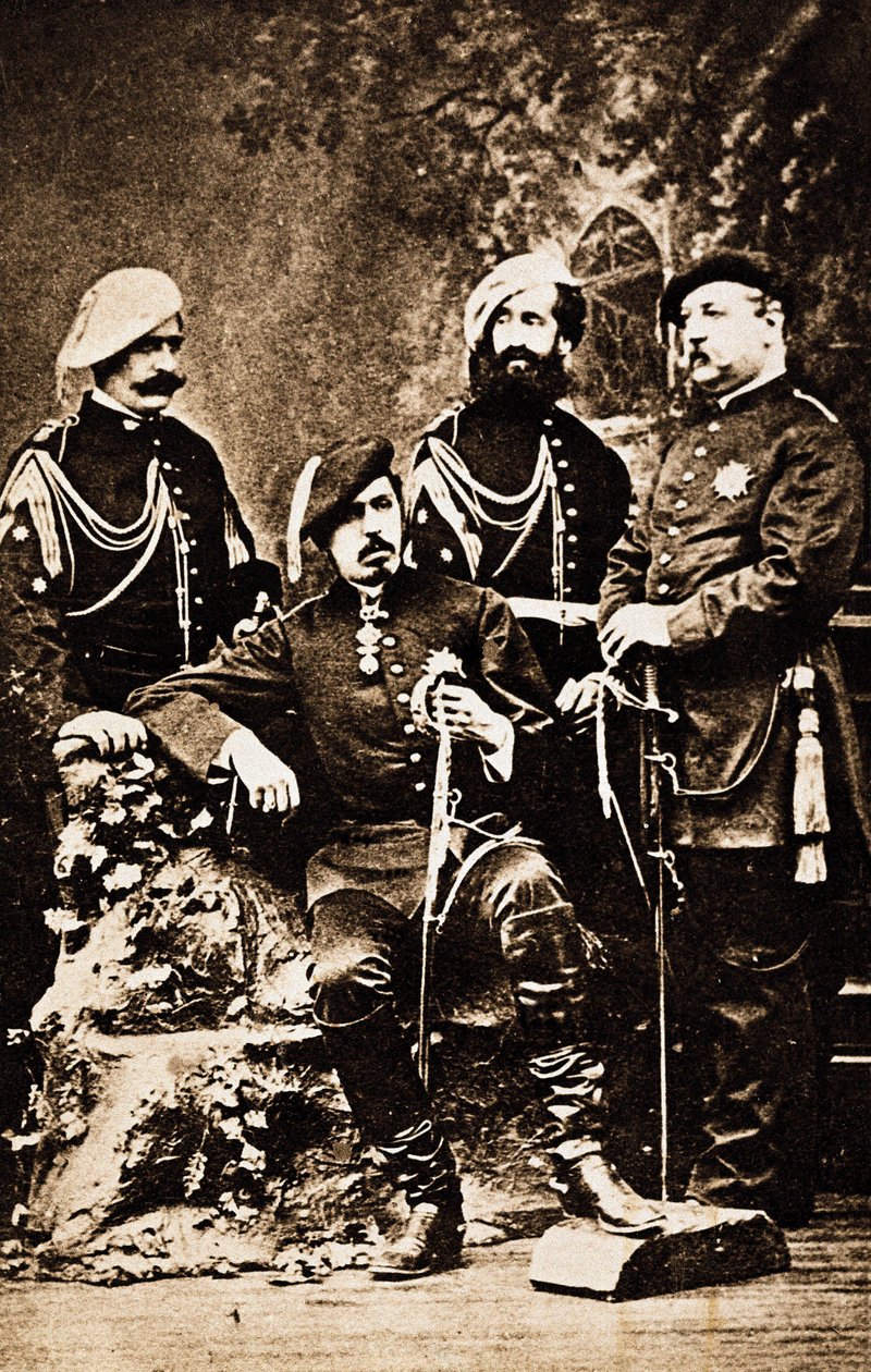 3. karlistická válka (1872-1876): uchazeč o španělský trůn Charles de Bourbon (1848-1909) (Carlos Maria de Borbon y Austria-Este nebo Karel VII.), vévoda z Madridu, obklíčí svými obránci. Sanguesa, la Rioja, Španělsko Fotografie cca 1872-1876 od Unknown photographer