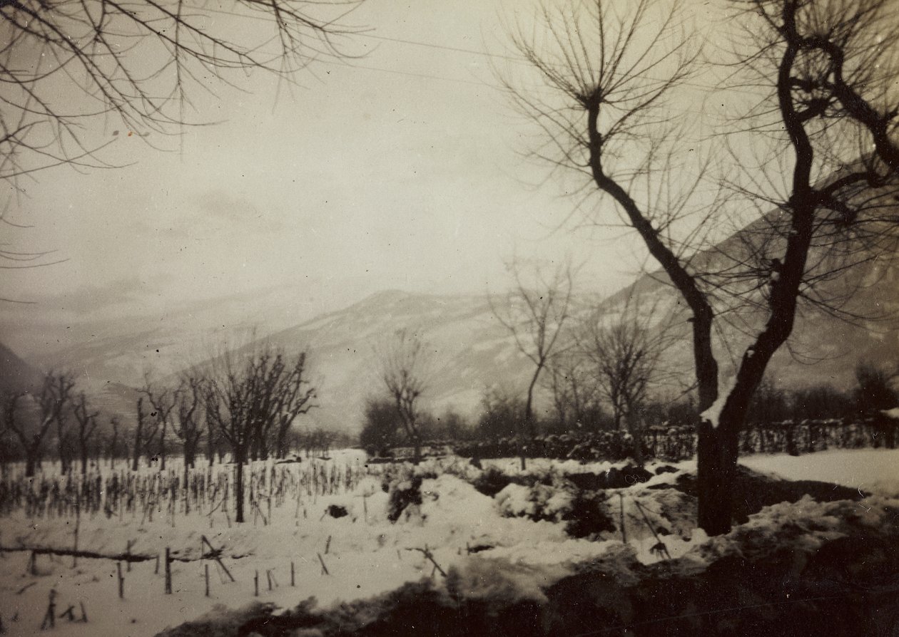 Album " Harriet Louise Self": pohled na údolí Brenta se sněhem od Unknown photographer