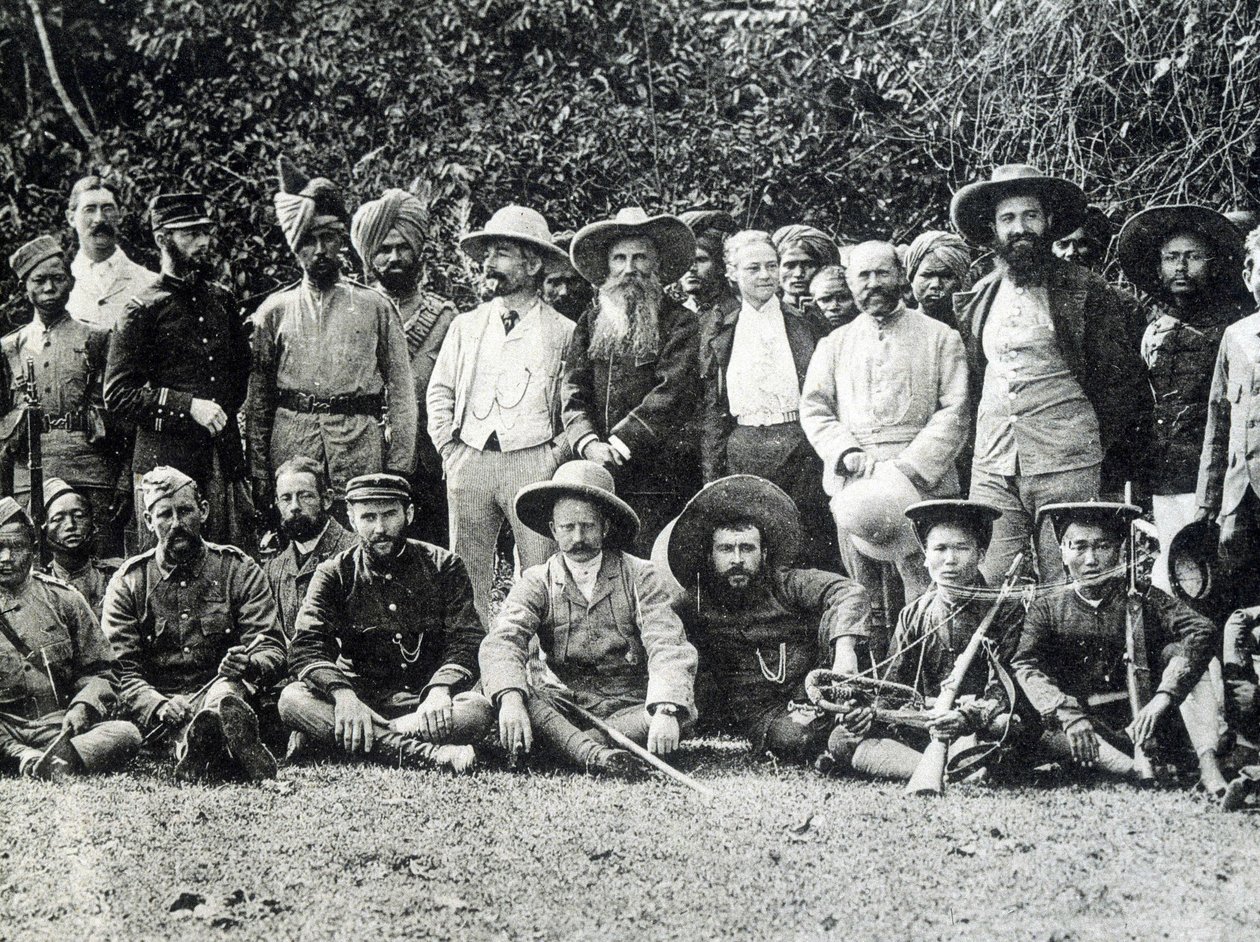 Auguste Pavie (1847-1925), bretaňský průzkumník a francouzsko-anglická mise na Horním Mekongu v roce 1895. od Unknown photographer