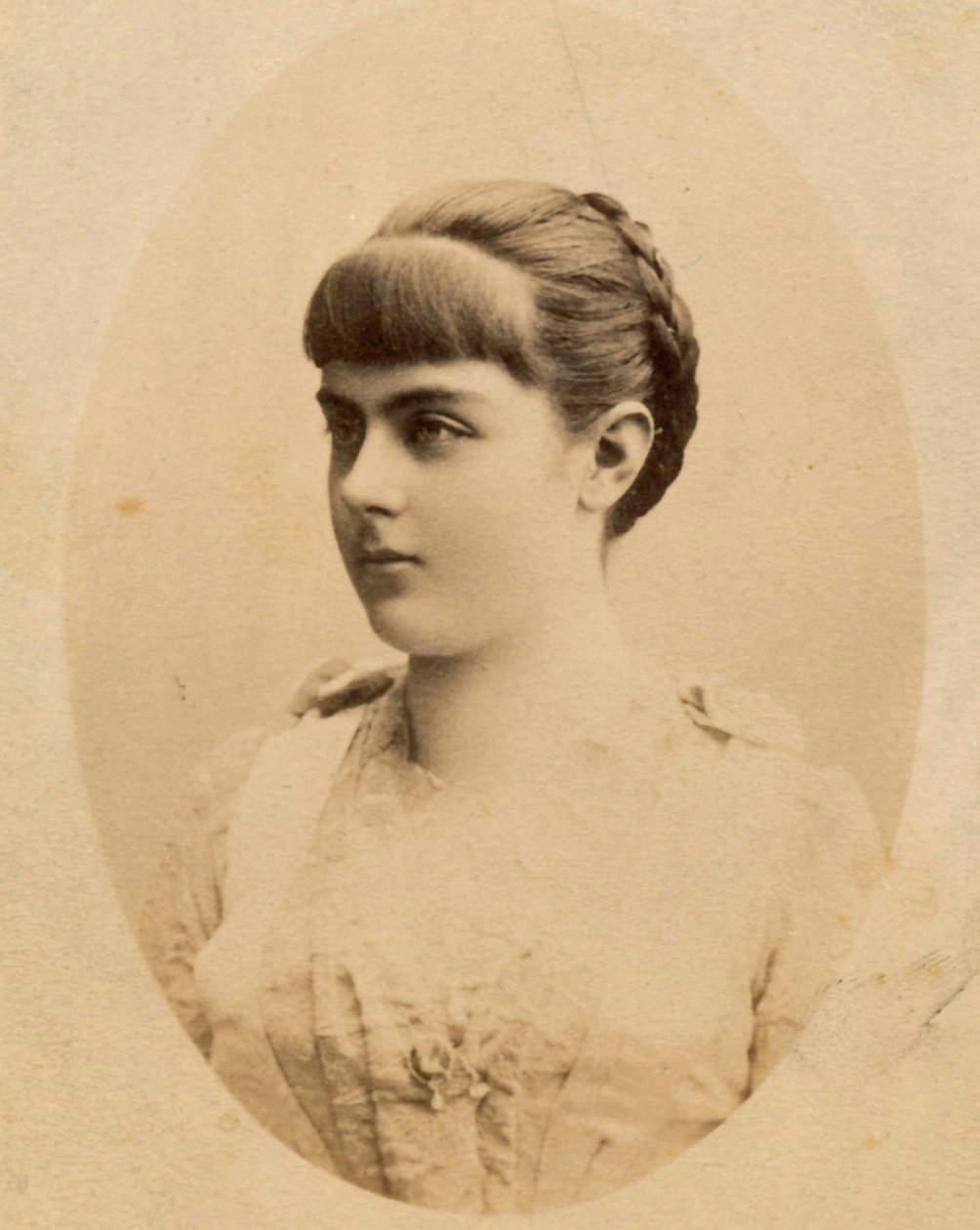 Baronka Marie Alexandrine "Mary" von Vetsera (19. března 1871 - 30. ledna 1889) (fotografie) od Unknown photographer